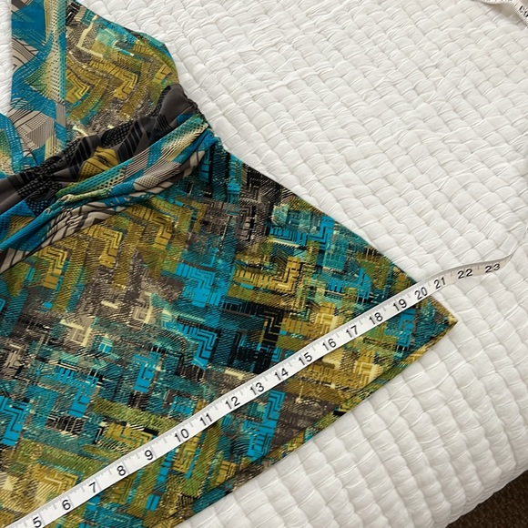 BCBG Soft Deep V Neck Summer Sleeveless Umpire Blouse, L - Picture 8 of 8